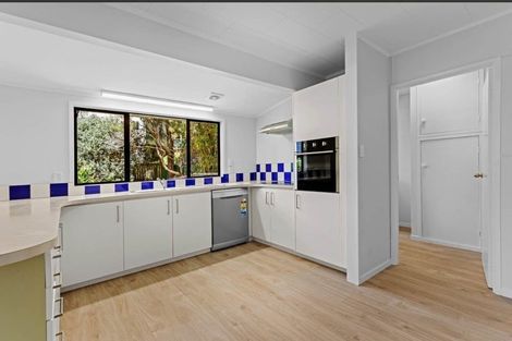 Photo of property in 80 Awaruku Road, Torbay, Auckland, 0630