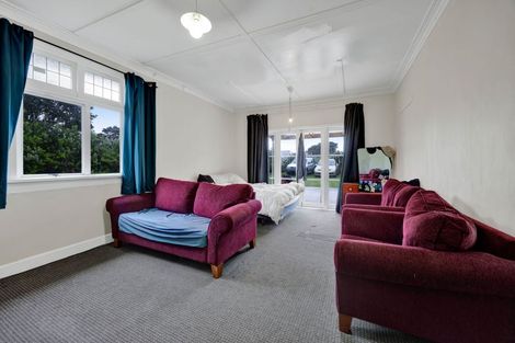 Photo of property in 180 Tasman Street, Opunake, 4616