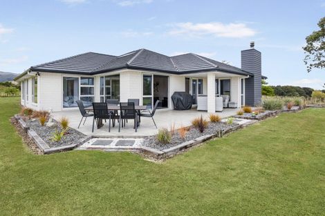 Photo of property in 335 Muhunoa Road East, Muhunoa East, Levin, 5570