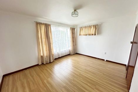 Photo of property in 204 Edmonton Road, Te Atatu South, Auckland, 0610