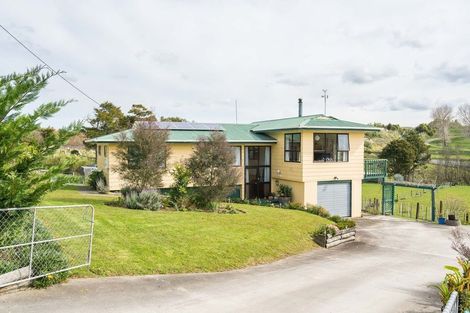 Photo of property in 8 Huarau Station Road, Maungaturoto, 0583