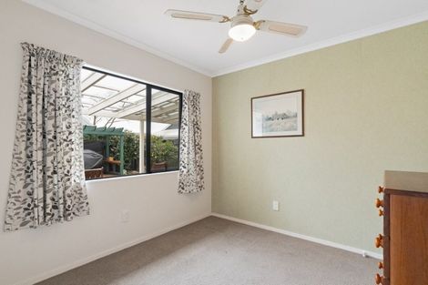 Photo of property in 4 Checketts Place, Papamoa Beach, Papamoa, 3118