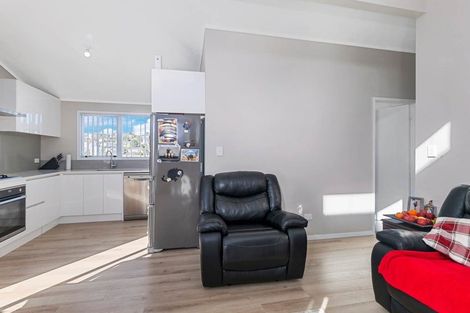 Photo of property in 37a Compton Street, Hillcrest, Auckland, 0627