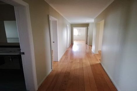 Photo of property in 48 Savoy Road, Glen Eden, Auckland, 0602