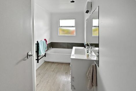 Photo of property in 29 Anakiwa Street, Kelvin Grove, Palmerston North, 4414