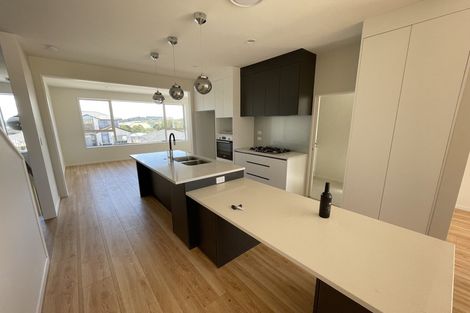 Photo of property in 17 Sunnyheights Road, Orewa, 0931