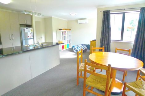 Photo of property in 2 Renata Crescent, Te Atatu Peninsula, Auckland, 0610