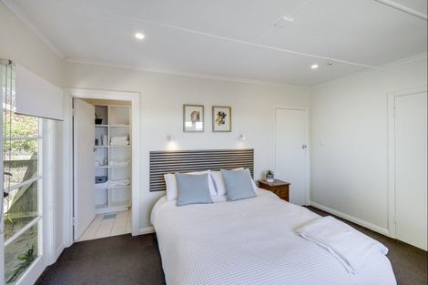 Photo of property in 16 Tauroa Road, Havelock North, 4130