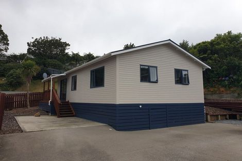 Photo of property in 56a Salford Street, Newlands, Wellington, 6037