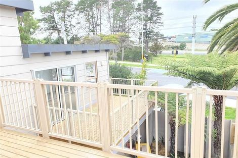 Photo of property in 54 Makora Road, Massey, Auckland, 0614