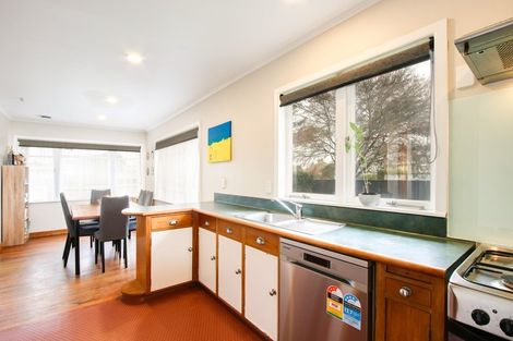 Photo of property in 6 Oxford Street, Taradale, Napier, 4112