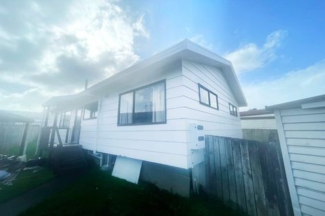 Photo of property in 3/10 Solveig Place, Randwick Park, Auckland, 2105