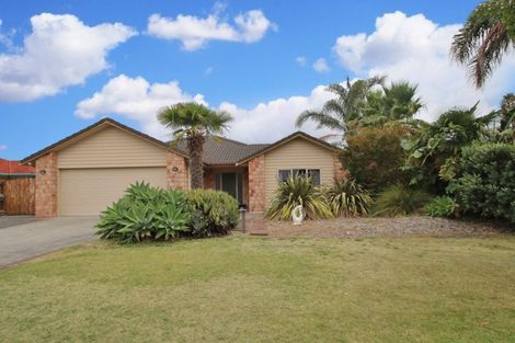Photo of property in 36 Mcleod Place, Papamoa Beach, Papamoa, 3118