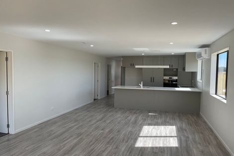Photo of property in 14 Noia Way, Karaka, Papakura, 2113