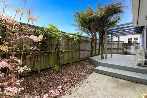 Photo of property in 1 River Road, Te Atatu Peninsula, Auckland, 0610