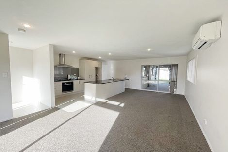 Photo of property in 54 Popokatea Drive, Takanini, 2112