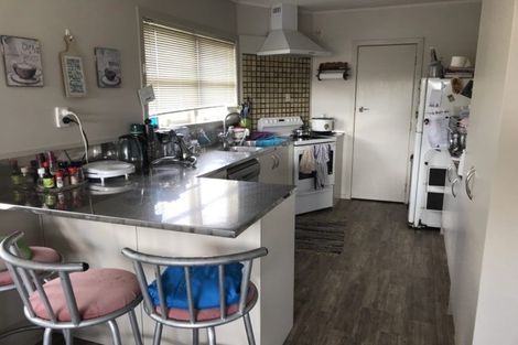 Photo of property in 17 Madill Street, Tuakau, 2121