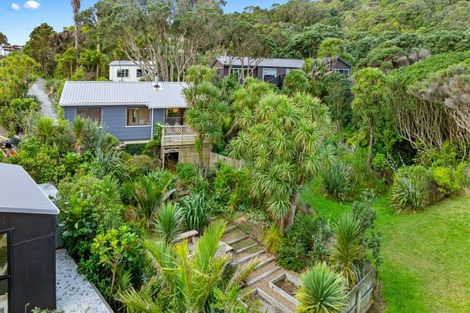 Photo of property in 99 Waitea Road, Muriwai, Waimauku, 0881