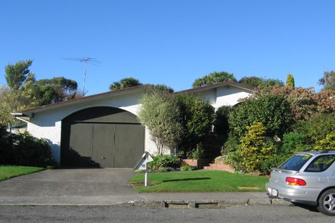 Photo of property in 98 Churton Drive, Churton Park, Wellington, 6037