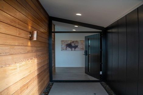Photo of property in 73 Oak Road, Poraiti, Napier, 4112