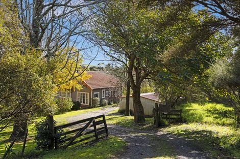 Photo of property in 370 Rimmer Road, Helensville, 0875
