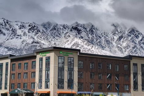 Photo of property in Wyndham Gardens Apartments, 30 Red Oaks Drive, Frankton, Queenstown, 9300