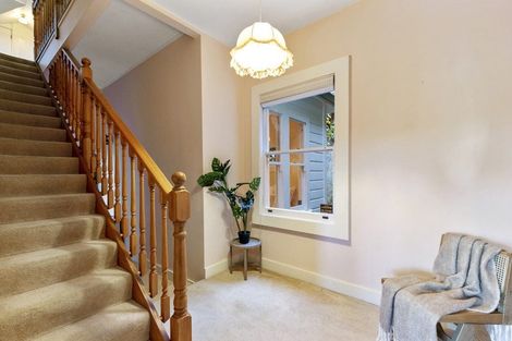 Photo of property in 61 Garden Road, Northland, Wellington, 6012