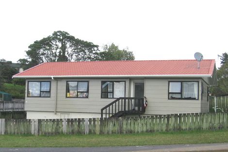 Photo of property in 10c Holmes Drive South, Massey, Auckland, 0614