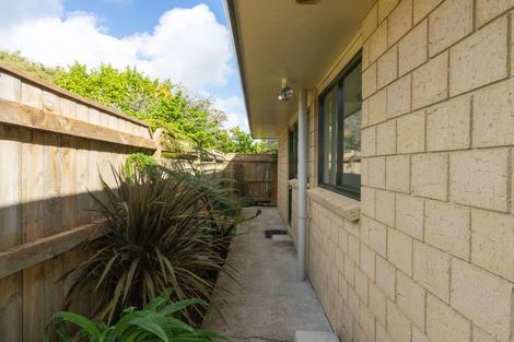 Photo of property in 9 Campbell Grove, Levin, 5510