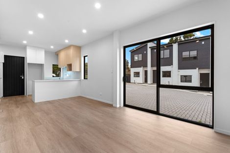 Photo of property in 5/1 Kahikatea Place, Ranui, 0612