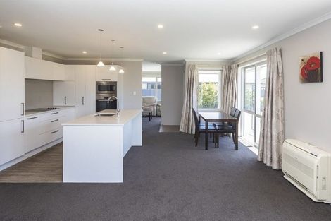 Photo of property in 215 Mairehau Road, Burwood, Christchurch, 8083