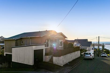 Photo of property in 28 Bayly Road, Moturoa, New Plymouth, 4310