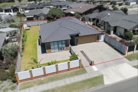 Photo of property in 4 Petrel Close, Paraparaumu Beach, Paraparaumu, 5032