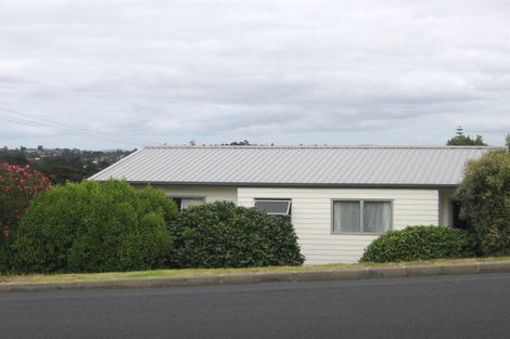 Photo of property in 1/296 Glenfield Road, Glenfield, Auckland, 0629