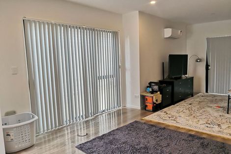 Photo of property in 9b Poruru Close, Papakura, 2110
