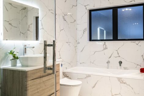 Photo of property in 11 Tawapou Close, Massey, 0614