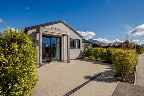 Photo of property in 39 Jack Hanley Drive, Jacks Point, Queenstown, 9371