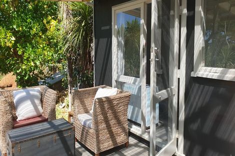 Photo of property in 2 Rimu Road, Mangere Bridge, Auckland, 2022