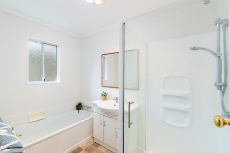 Photo of property in 71 Blue Mountains Road, Pinehaven, Upper Hutt, 5019