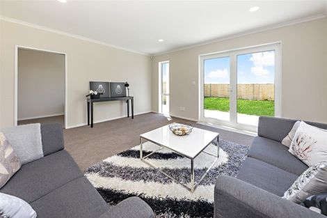Photo of property in 24 Saddleback Crescent, Papakura, 2110