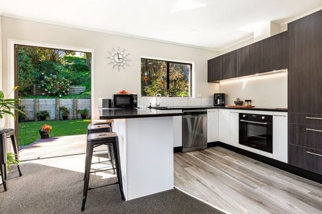 Photo of property in 10b Mersey Street, Island Bay, Wellington, 6023
