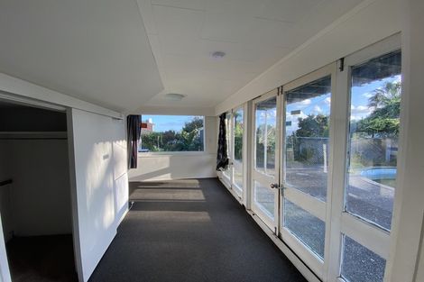 Photo of property in 28 Mayall Avenue, Beach Haven, Auckland, 0626