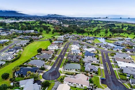 Photo of property in 6 Saint Andrews Parkway, Waiwhakaiho, New Plymouth, 4312