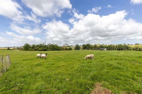 Photo of property in 13 Thomason Road, Egmont Village, New Plymouth, 4371