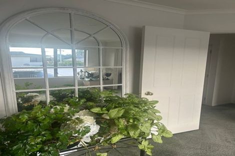 Photo of property in 118 Seaview Road, Paraparaumu Beach, Paraparaumu, 5032