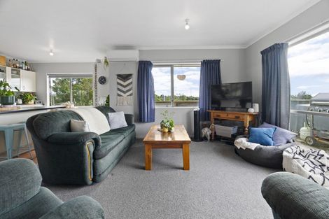 Photo of property in 5a Langstone Street, Welcome Bay, Tauranga, 3112
