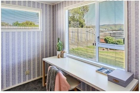 Photo of property in 5 Ruskin Road, Newlands, Wellington, 6037