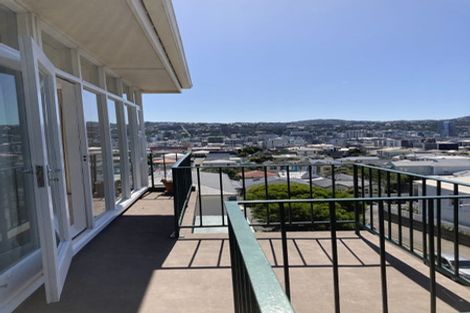 Photo of property in 2u8 Scarborough Terrace, Mount Victoria, Wellington, 6011