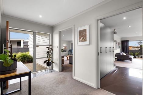 Photo of property in 20 Rosalie Terrace, Kelvin Grove, Palmerston North, 4414