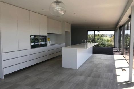 Photo of property in 1/14 Rothesay Bay Road, Rothesay Bay, Auckland, 0630